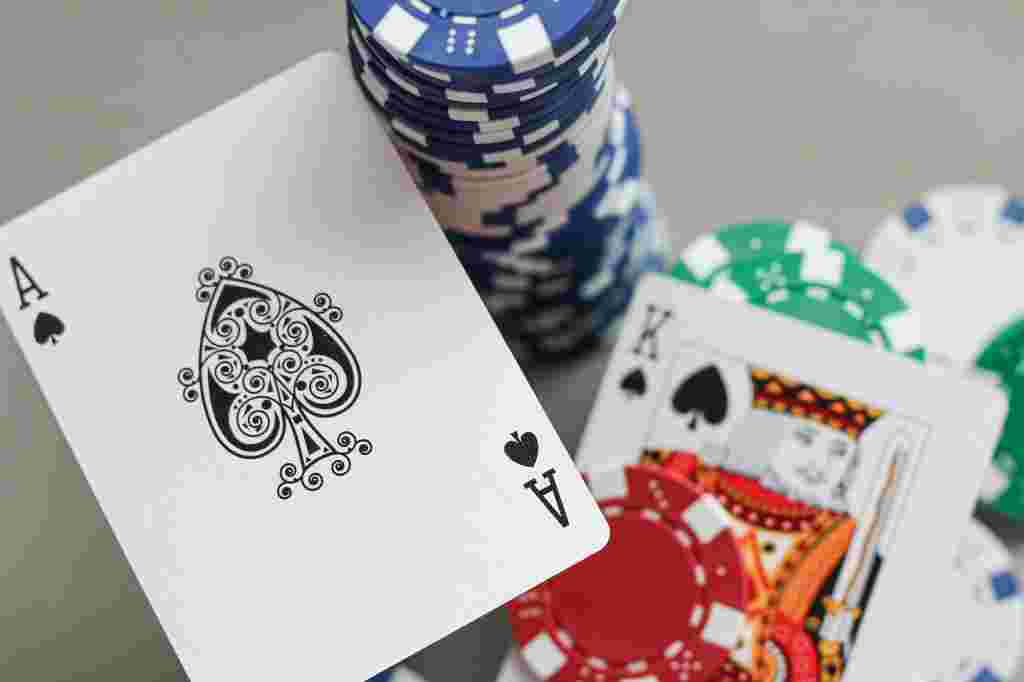 Choose the Best Casino Games Online Like Bandarqq Games