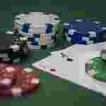 What are the first steps to take while playing Roulette?