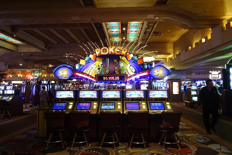 What are the well known reasons that put emphasis on growth of online casinos?