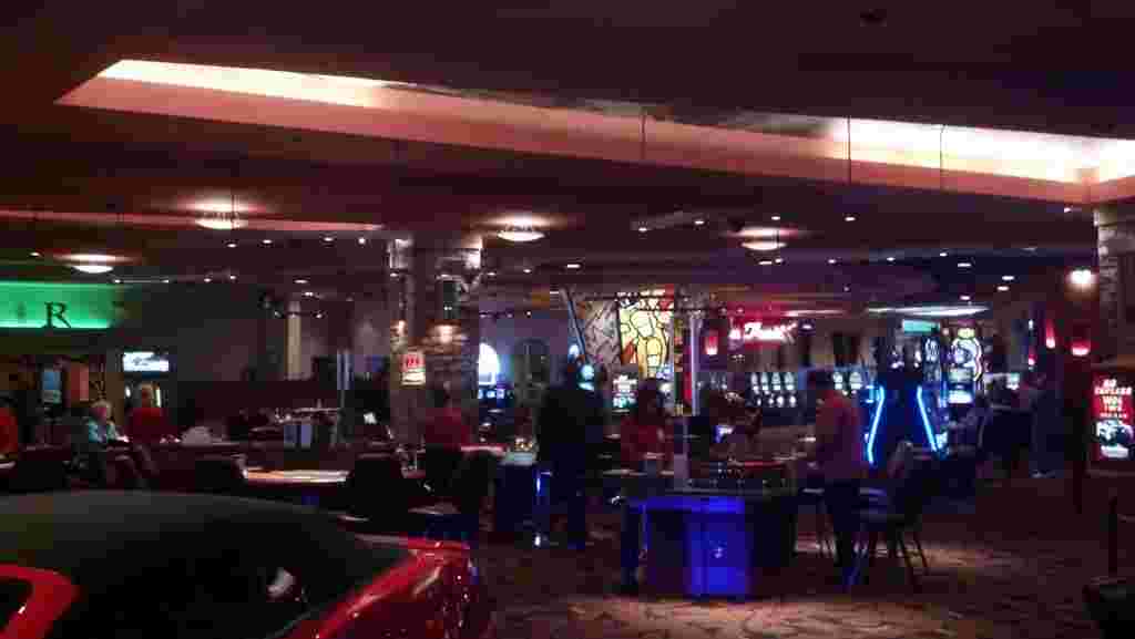 Explore various benefits of playing casino games online