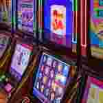 Differences between online slot machine versus offline